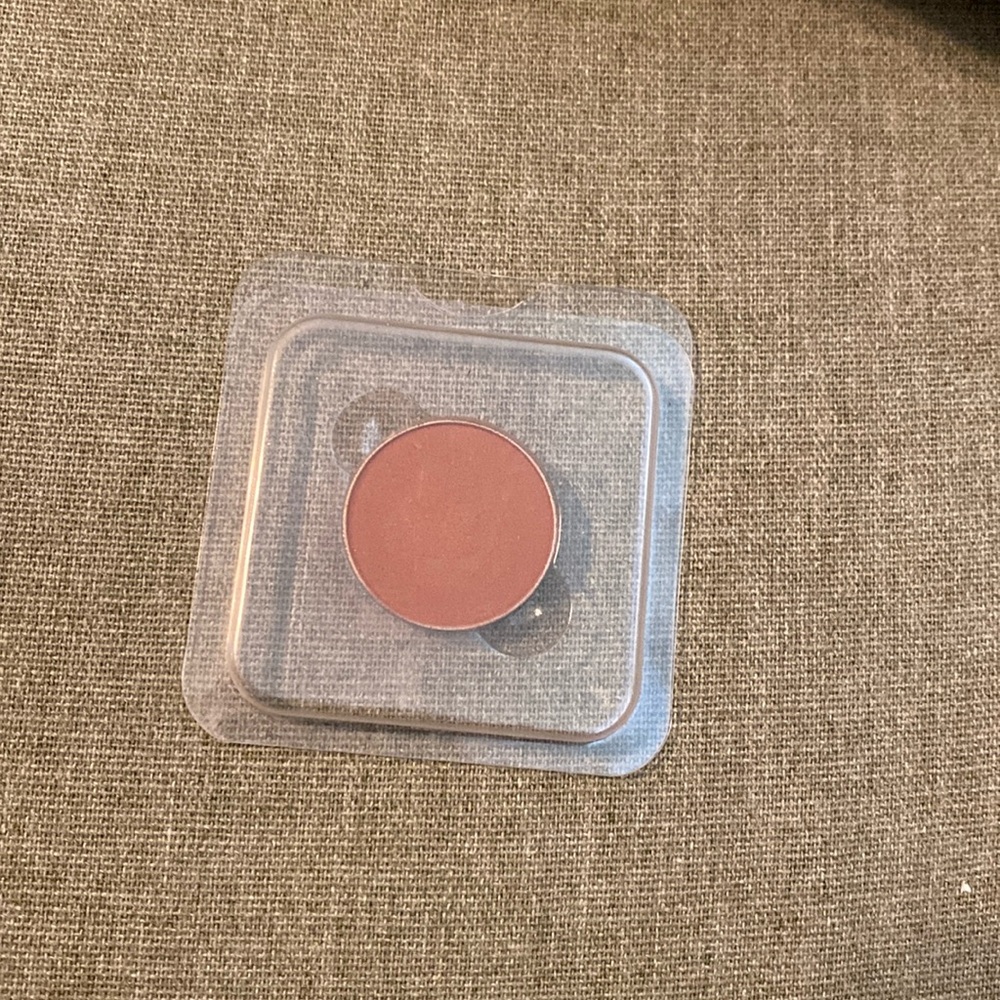 Anastasia Beverly Hills eyeshadow brick